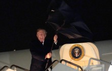 "Прическа не пострадала": Трамп попал в курьезную ситуацию с зонтом (фото, видео)