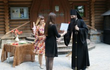 У Києві при Кафедральному соборі УПЦ відбувся випуск на курсах мови жестів "Чути серцем"