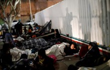 Трамп: Якщо потрібно, ми збудуємо на кордоні з Мексикою стіну з людей