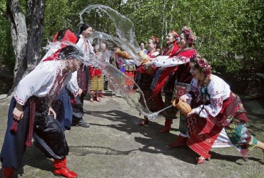 Владу Львова закликали ввести обмеження у Поливаний понеділок: у чому причина