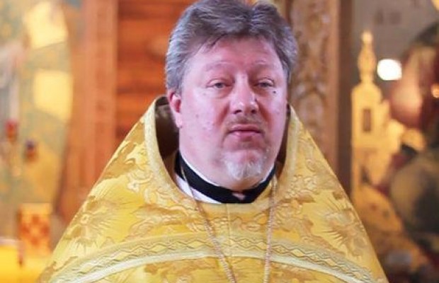 Талант не оценили: в России священник спел "Мурку" на церковном застолье (видео)