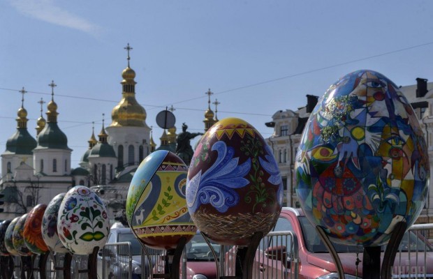 У Києві стартував традиційний фестиваль писанок, тепер ще й з кроликами (фото, відео)