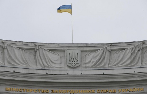 З 1 січня МЗС не буде оформляти візи в міжнародних аеропортах