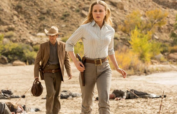 Создатели сериала "Западный мир" вместо спойлеров второго сезона показали собаку-меломана (видео)