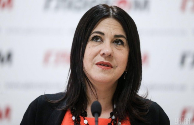 Украинская звезда 90-х рассказала, как артисты требуют звание народных за поездки в АТО