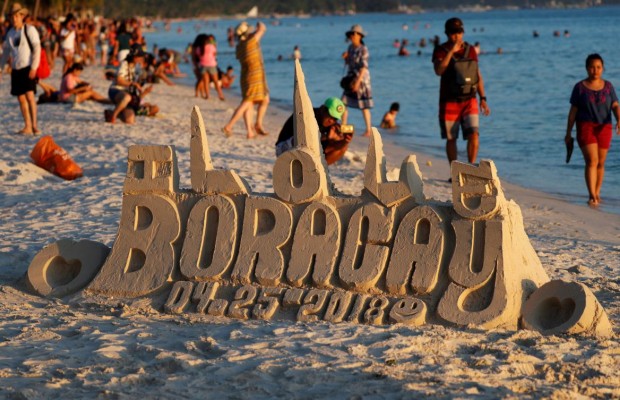 Самый популярный курорт Филиппин закрыли на полгода, чтобы спасти его природу (фоторепортаж)