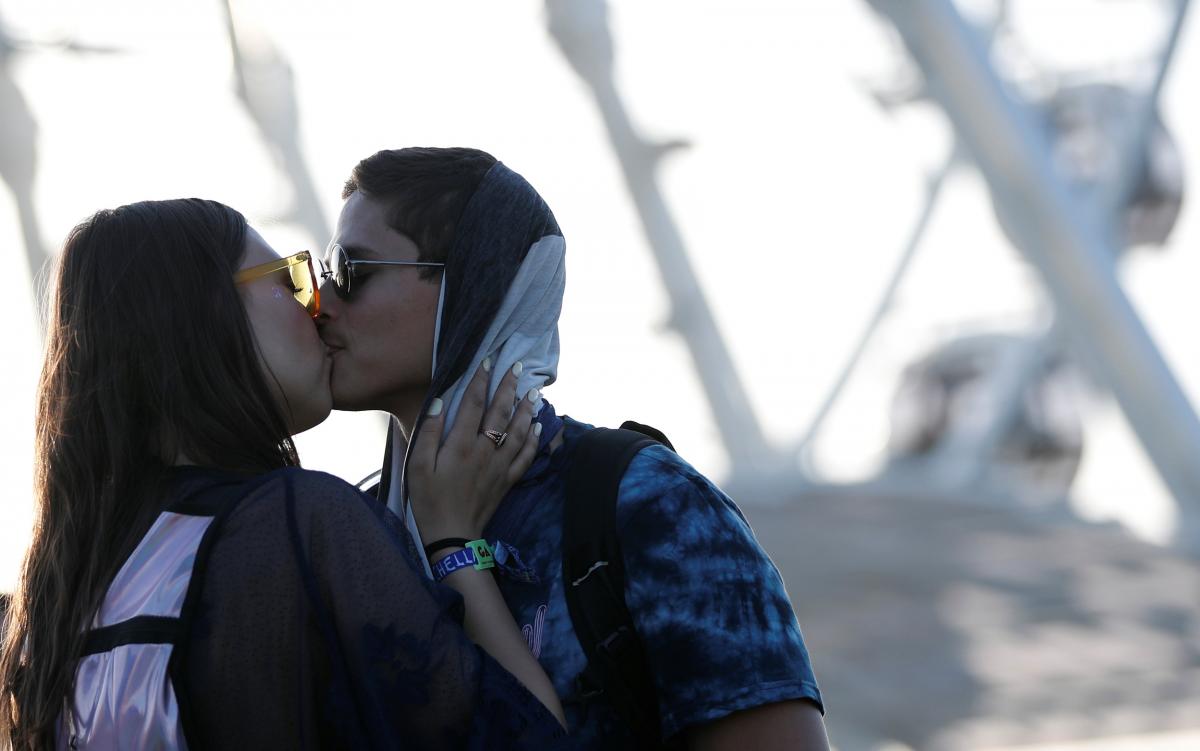 Страстные поцелуи не все мужчины считают предательством / иллюстрация / REUTERS