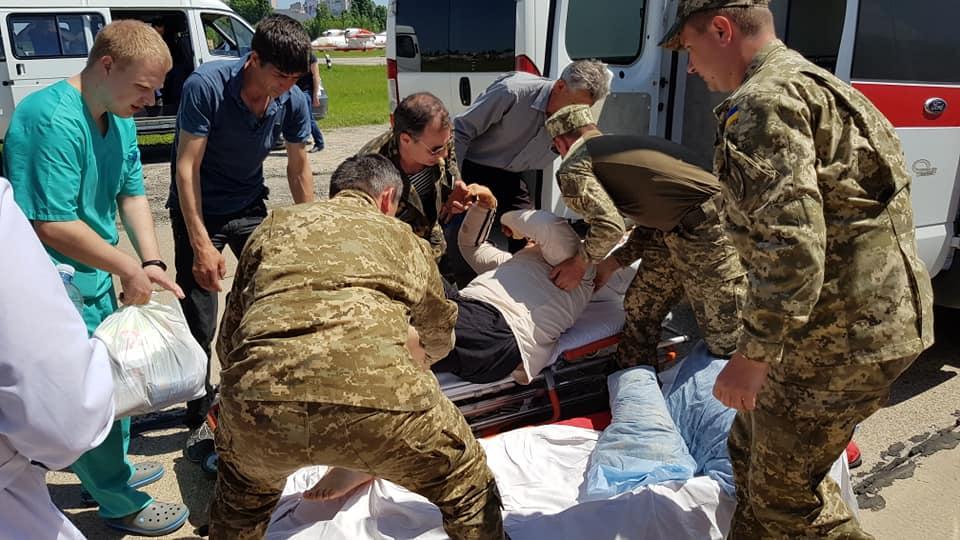 Борт с ранеными прибыл в Одессу / фото facebook.com/Андрей Танцюра Борт с ранеными прибыл в Одессу / фото facebook.com/Андрей Танцюра