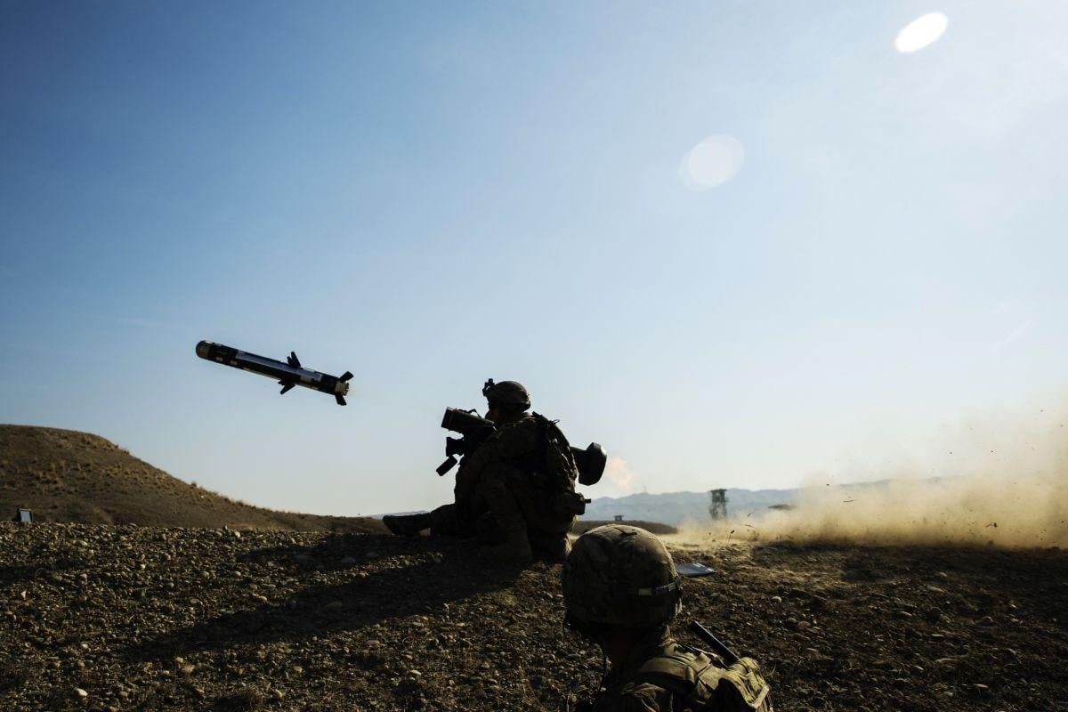 Эстония прислала Украине новую партию вооружений - в том числе ракеты для Javelin / фото REUTERS Эстония прислала Украине новую партию вооружений - в том числе ракеты для Javelin / фото REUTERS