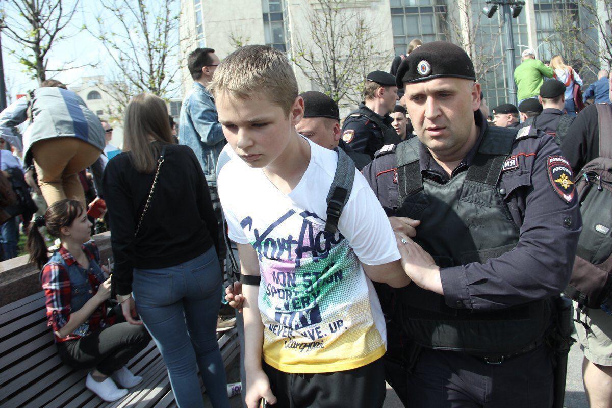 Over 1,000 protesters, including teens, detained by Russian police in May 2018 / Photo from tvrain.ru