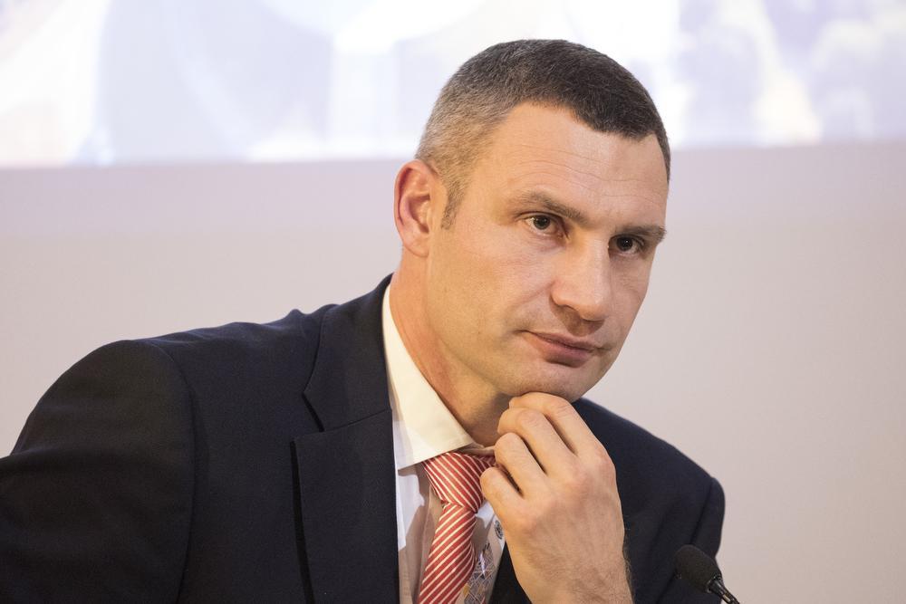 Кличко: отсутствие горячей воды связано с проведением гидравлических испытаний