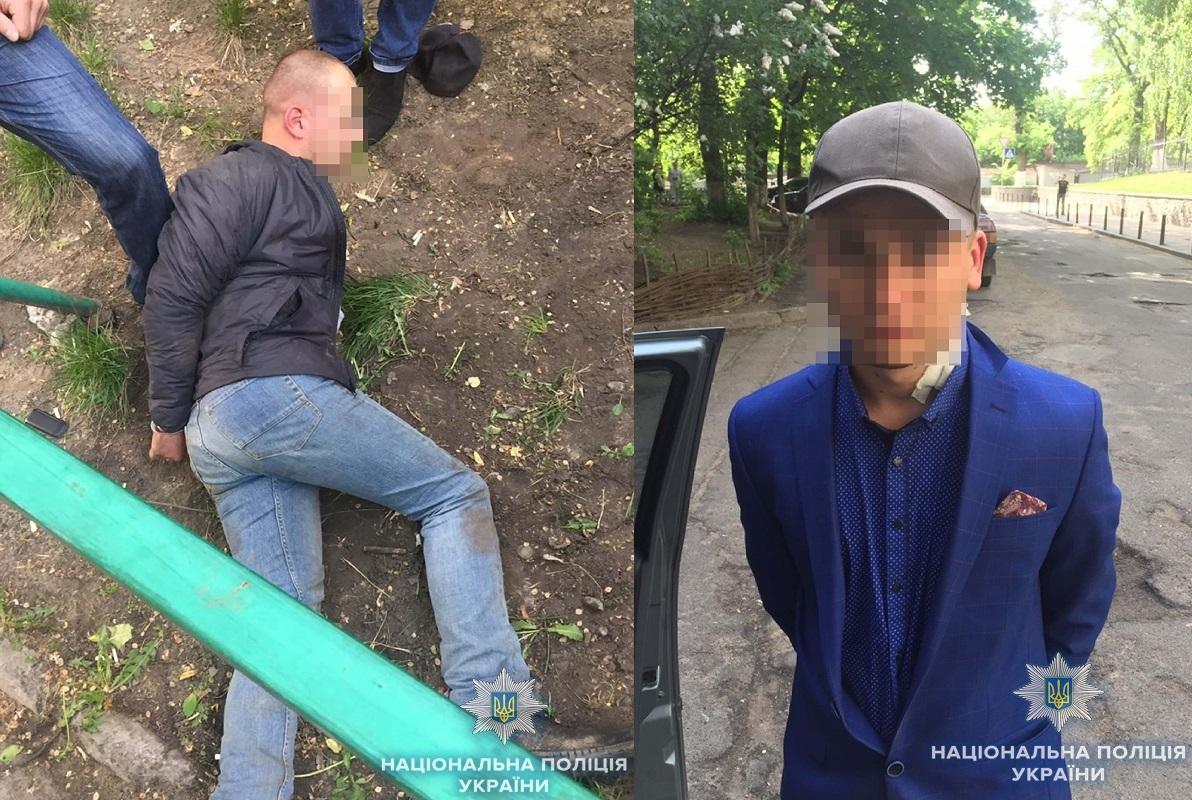 Під час втечі один із правопорушників застосував зброю у бік поліцейських / Фото kyiv.npu.gov.ua Під час втечі один із правопорушників застосував зброю у бік поліцейських / Фото kyiv.npu.gov.ua