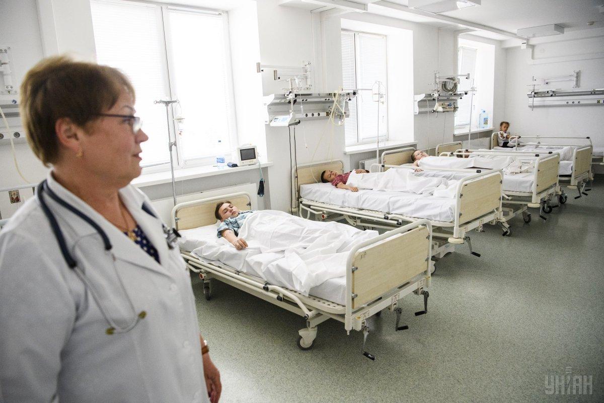 В инфекционной больнице Хмельницкого остаются двое детей / фото УНИАН