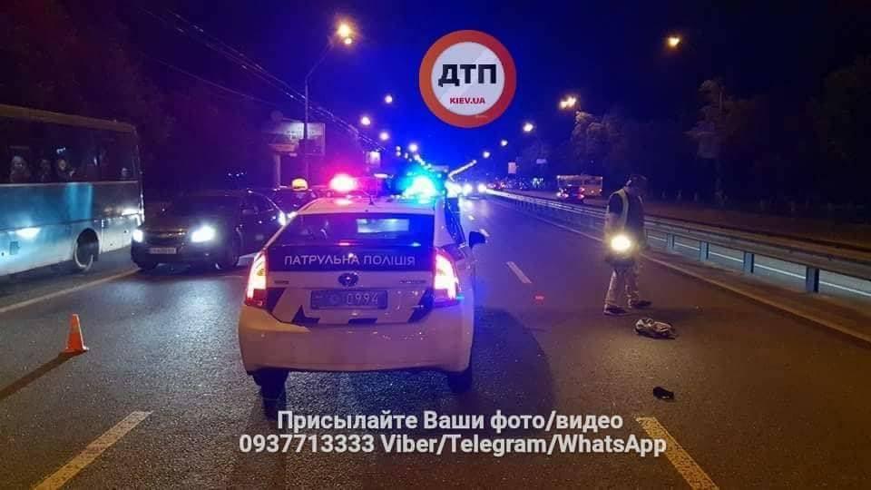 У Києві атомобіль на смерть збив військового / dtp.kiev.ua У Києві атомобіль на смерть збив військового / dtp.kiev.ua