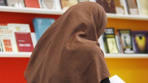 Учительнице запретили хиджаб на работе / islam-today.ru