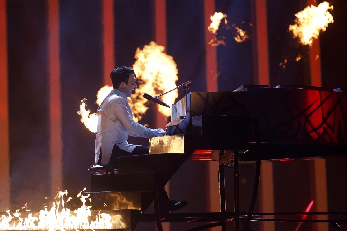 MELOVIN з піснею Under the Ladder / REUTERS