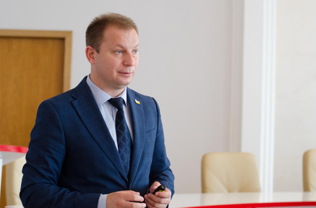 Барна підписав паспорт місця для вивозу сміття з Тернополя / фото прес-служби ТОДА Барна підписав паспорт місця для вивозу сміття з Тернополя / фото прес-служби ТОДА