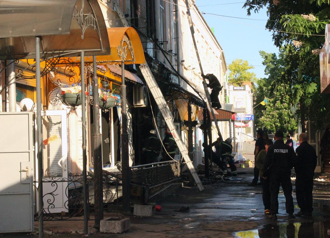 Посетитель игорного заведения погиб, еще один посетитель и охранник госпитализированы / Фото ck.dsns.gov.ua Посетитель игорного заведения погиб, еще один посетитель и охранник госпитализированы / Фото ck.dsns.gov.ua