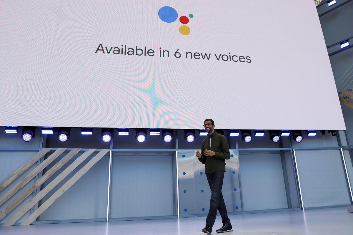 Глава Google Сундар Пичаи продемонстрировал новую функцию голосового помощника | REUTERS Глава Google Сундар Пичаи продемонстрировал новую функцию голосового помощника | REUTERS