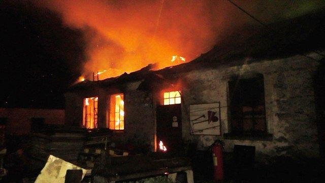 У Коростишеві сталася пожежа на території паперової фабрики / most-dnepr.info У Коростишеві сталася пожежа на території паперової фабрики / most-dnepr.info