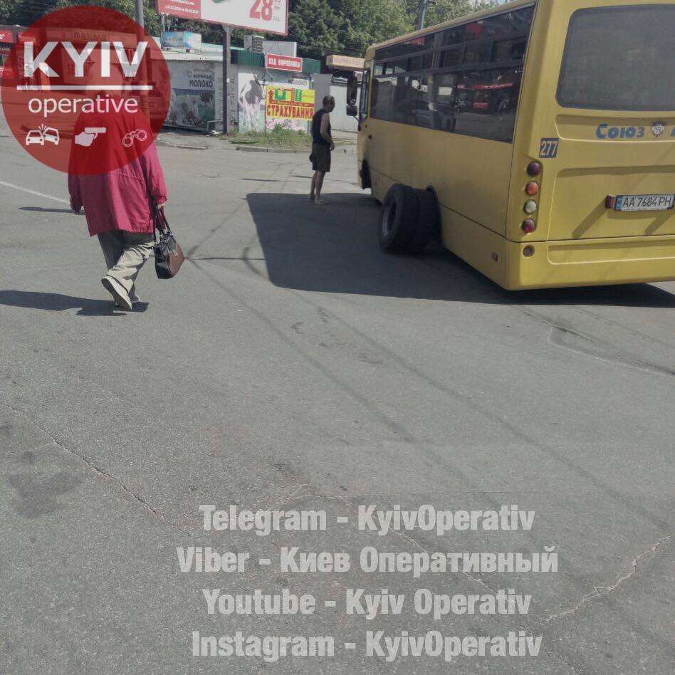 Це не перший курйозний випадок з маршруткою / facebook.com/KyivOperativ Це не перший курйозний випадок з маршруткою / facebook.com/KyivOperativ