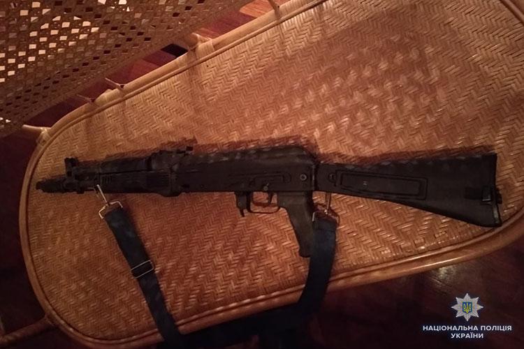 У Тернополі впіймали банду вимагачів-садистів (фото) У Тернополі впіймали банду вимагачів-садистів (фото)