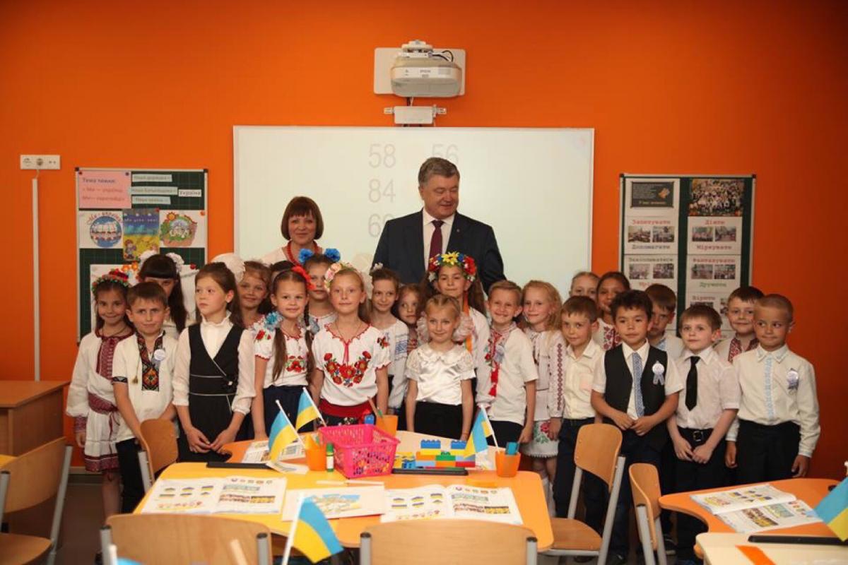 Порошенко: Днепропетровщина – одна из лидеров в создании нового образовательного пространства Порошенко: Днепропетровщина – одна из лидеров в создании нового образовательного пространства