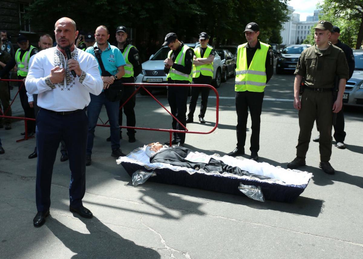 Ілля Кива: Відповідальність за корупцію в медицині лежить на президентові Порошенко Ілля Кива: Відповідальність за корупцію в медицині лежить на президентові Порошенко