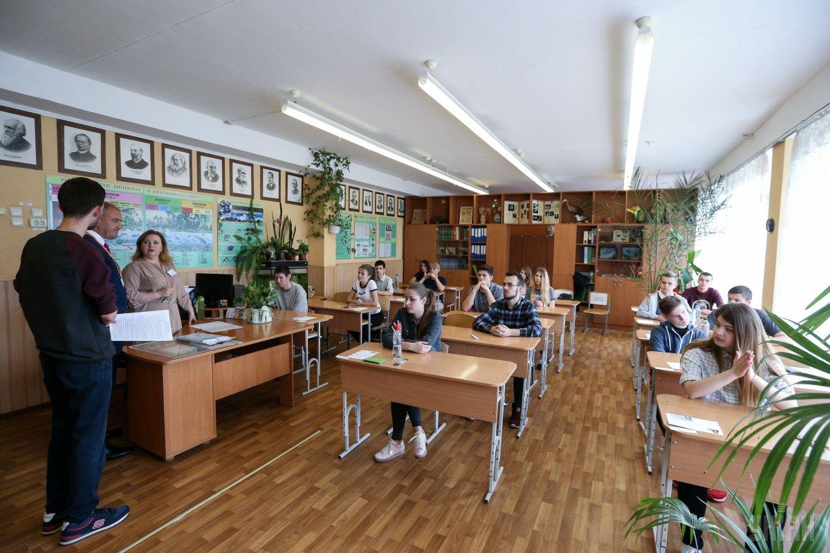 В 2019 году студенты колледжей и учащиеся учреждений профобразования будут сдавать государственную итоговую аттестацию в форме ВНО по двум предметам / фото УНИАН В 2019 году студенты колледжей и учащиеся учреждений профобразования будут сдавать государственную итоговую аттестацию в форме ВНО по двум предметам / фото УНИАН