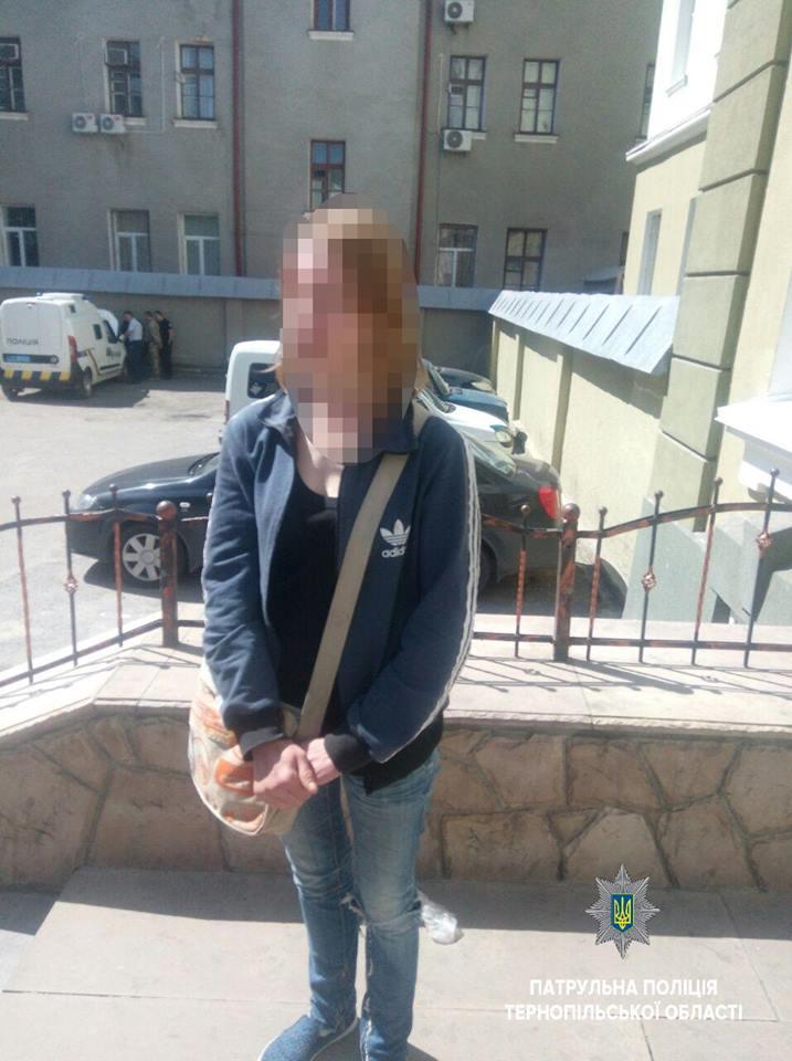 Громадянку охоронці порядку доставили до відділку поліції \ Патрульна поліція Тернопільської області Громадянку охоронці порядку доставили до відділку поліції \ Патрульна поліція Тернопільської області