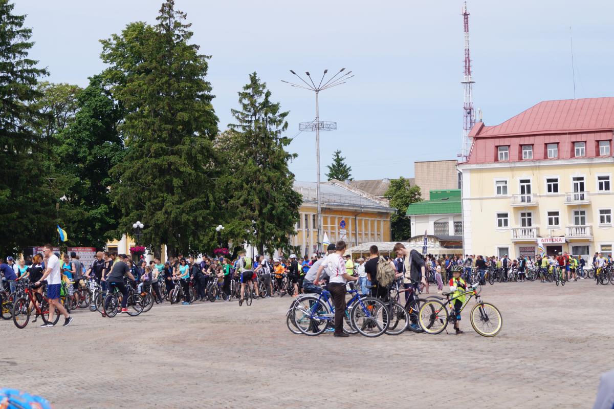 Сьогодні в Чернігові пройшов ювілейний, десятий "Велодень" / фото newch.tv