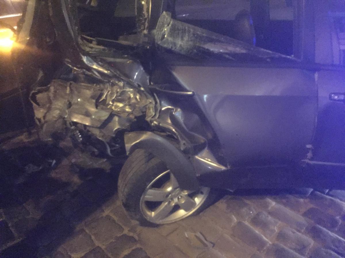 Поки Павловський очікував евакуатор - у нього авто влетіло / Facebook Володимир Павловський Поки Павловський очікував евакуатор - у нього авто влетіло / Facebook Володимир Павловський