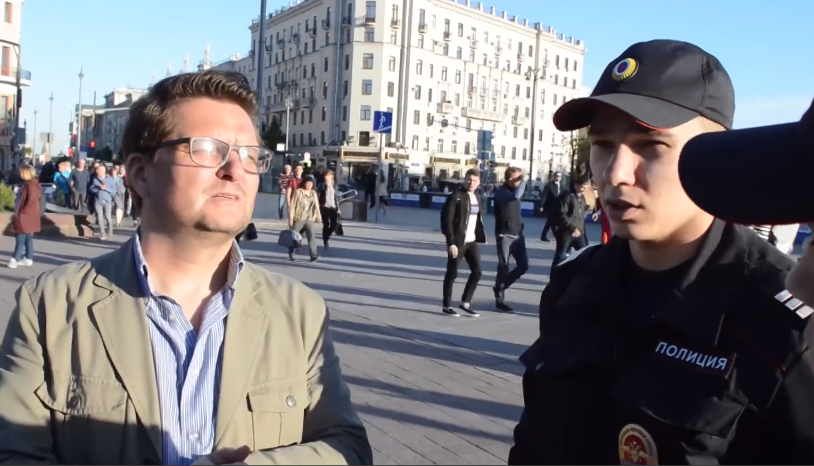 У Москві затримали російського режисера Антона Сушкевича / скріншот з відео Радіо Свобода