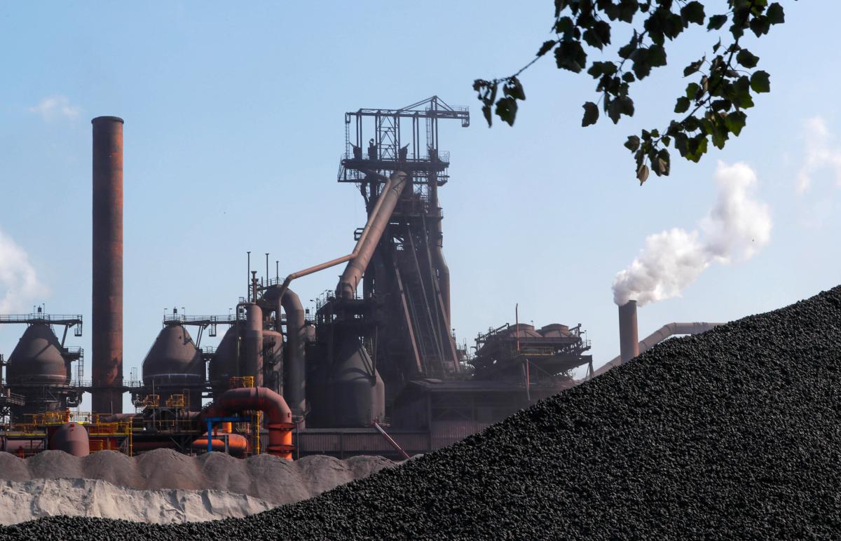 Більшість українців вважає промисловість основою економічного зростання України, – соцопитування