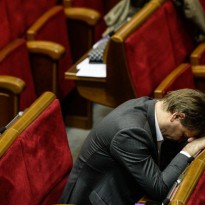Экс-регионал, который в Раде отобрал у журналистов телефоны, надеется на сохранение неприкосновенности