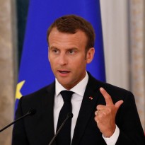 Макрон требует санкций против не принимающих беженцев стран ЕС