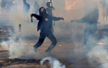 Згорілі авто, розтрощені вітрини та 200 затриманих: в Парижі на Першотравень відбулися заворушення (фото)