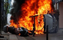 Першотравневі погроми в Парижі: поліція застосувала сльозогінний газ і водомети (фотогалерея)