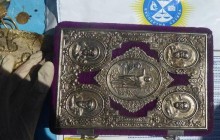 В Киеве полицейские задержали молодого мужчину, который похитил из церкви кадило и Евангелие