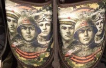 В России ко Дню победы начали продавать тапочки с изображением советских солдат (фото)