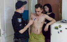 Удар молотком по ребрам: в общежитии Днепра студенты подрались из-за громкого секса (фото, видео)