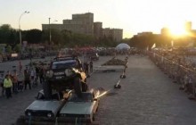 У Харкові на змаганнях позашляховиків видовищно чавили машини (фото, відео)