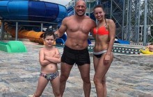 Илья Кива отдыхает в Турции: политик поехал не один и "засветил" стальные мышцы (фото, видео)