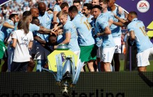 Українець Зінченко на радощах впустив кубок чемпіона Англії під час святкування "Ман Сіті" (відео)