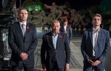 Кличко принял участие в акции "Первая минута мира" по случаю Дня памяти и примирения