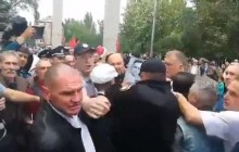 9 мая в Мелитополе: акция "Бессмертного полка" закончилась дракой (видео)