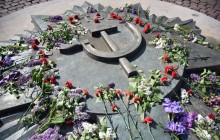 Більшість українців проти участі українських політиків у святкуванні Дня перемоги в Москві – опитування