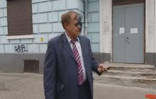 RFE/RL: Russian official doused with filthy fluid in Kyiv by Ukrainian nationalists (Video)