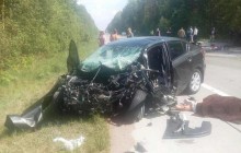 На Житомирщине в результате столкновения двух легковых автомобилей погибли три человека (фото)