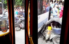 ДТП у Запоріжжі: через п'яного водія Lexus пошкоджено 7 автомобілів та госпіталізовано трьох людей